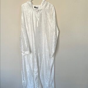 Moroccan White Jacquard Long Caftan with Tassel Tie